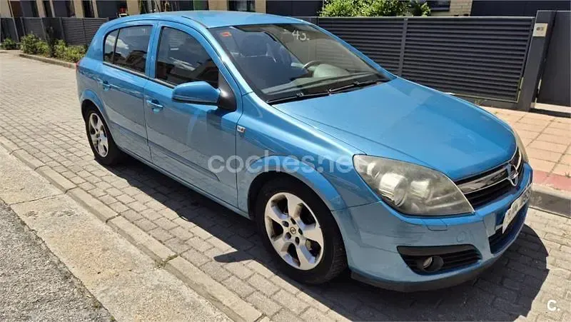 Usado Opel Astra Enjoy 90 CV (66 kW) 2005 Azul Berlina