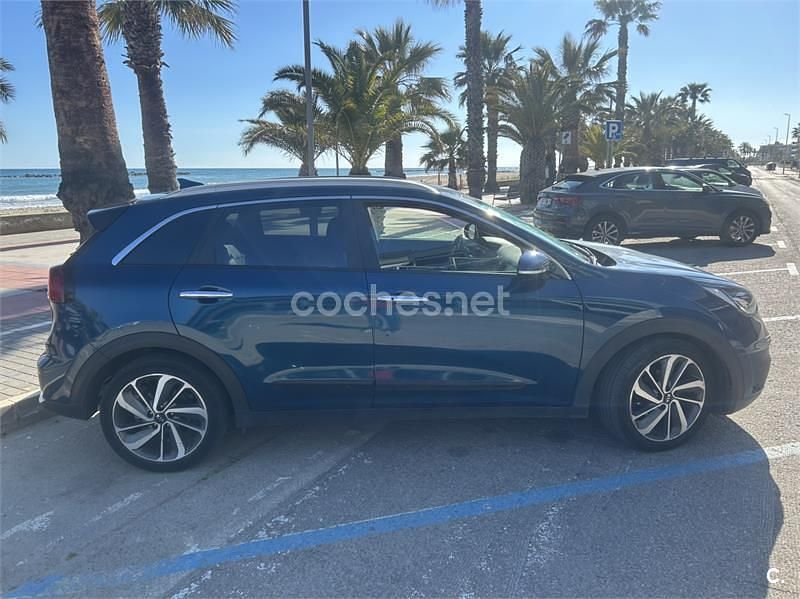 Usado Kia Niro 141 CV (103 kW) 2020 Azul SUV