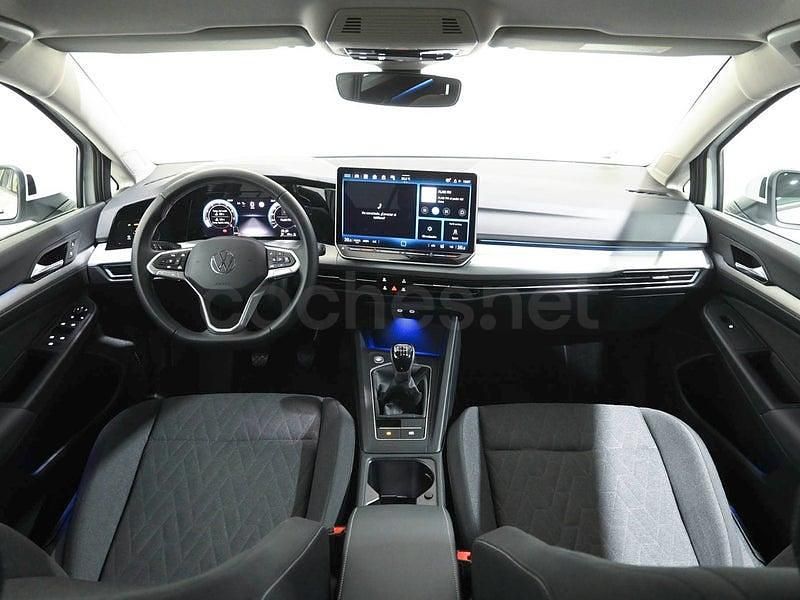 Usado VW Golf VIII 116 CV (85 kW) 2025 Blanco Berlina