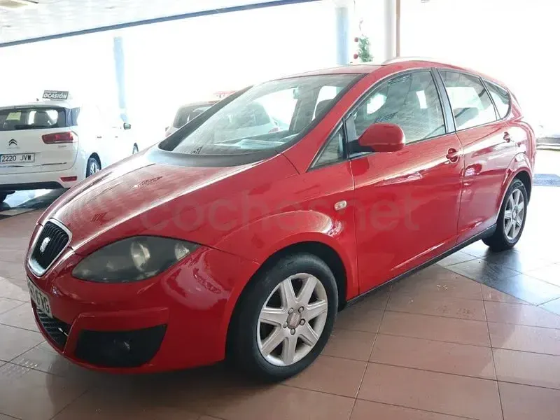Używany Seat Altea XL Reference 105 KM (77 kW) 2011 Czerwony Minivan