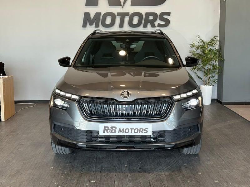 Usado Skoda Kamiq Monte Carlo 110 CV (80 kW) 2022 Gris / plata SUV