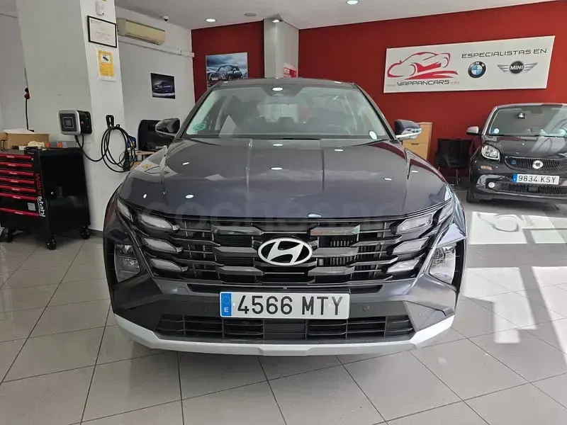 Usado Hyundai Tucson 160 CV (117 kW) 2024 Gris / plata SUV