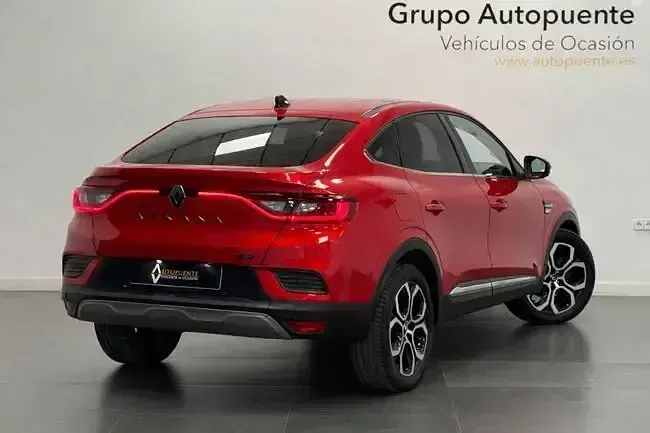 Usado Renault Arkana Techno 145 CV (106 kW) 2023 Rojo SUV