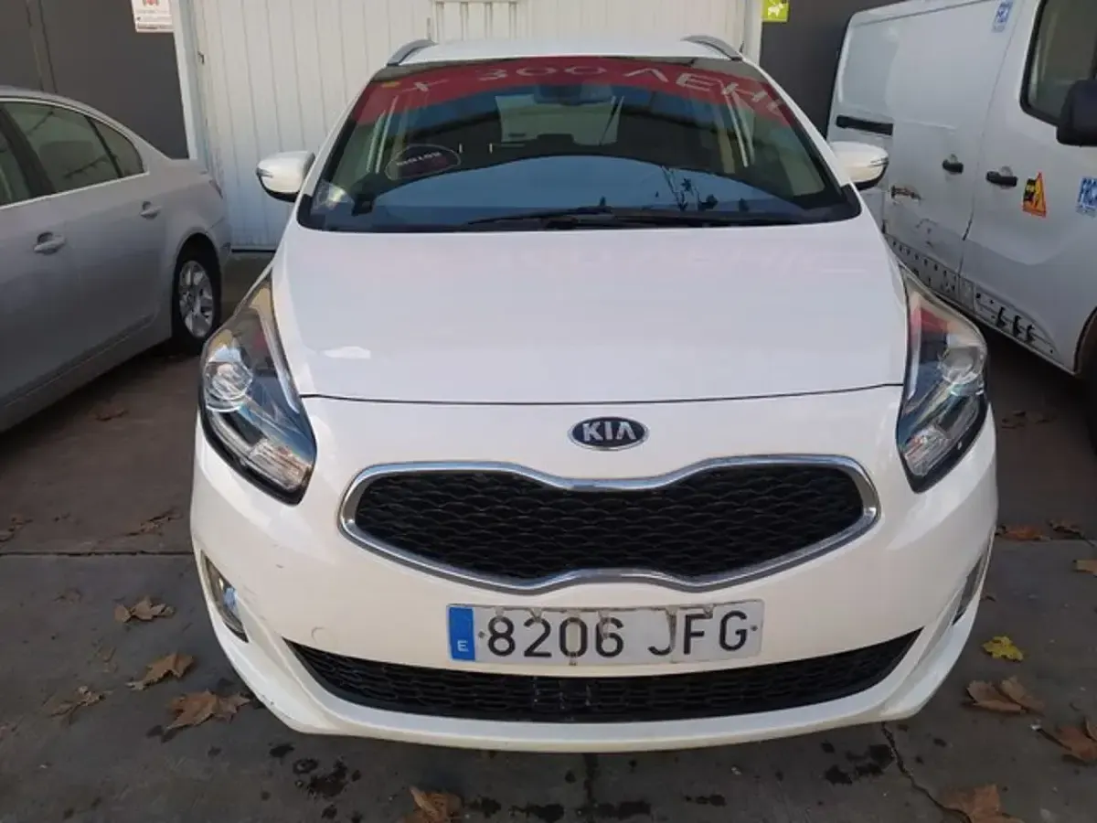 Usado Kia Carens 135 CV (99 kW) 2015 Blanco Monovolumen