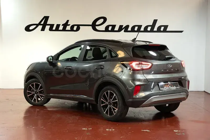 Usado Ford Puma Titanium 125 CV (91 kW) 2022 Gris / plata SUV