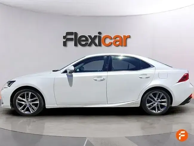 Usado Lexus IS300h Executive Line 223 CV (164 kW) 2019 Blanco Berlina
