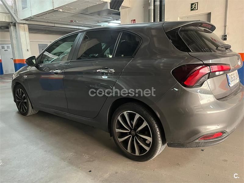 Usado Fiat Tipo Lounge 120 CV (88 kW) 2020 Gris / plata Berlina