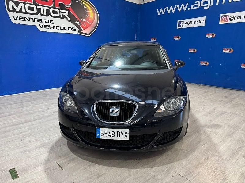 Usado Seat Leon Reference 102 CV (75 kW) 2006 Negro Utilitario