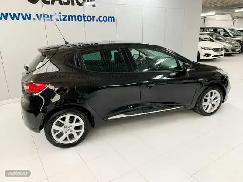 Usado Renault Clio LIMITED 90 CV (66 kW) 2019 Negro