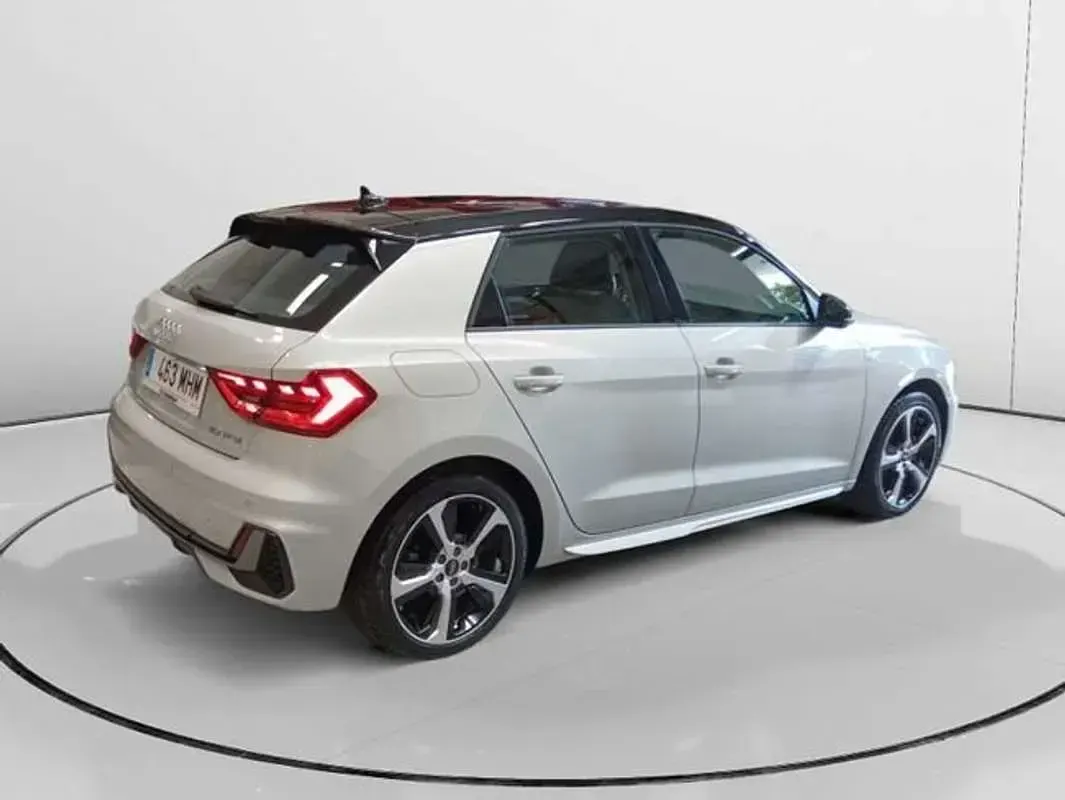 Usado Audi A1 110 CV (80 kW) 2023 Gris SUV