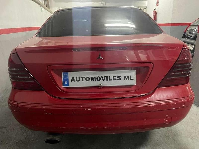Usado Mercedes C180 Elegance 143 CV (105 kW) 2005 Rojo Berlina