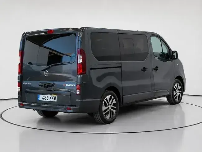 Usado Opel Vivaro 145 CV (106 kW) 2018 Gris Monovolumen