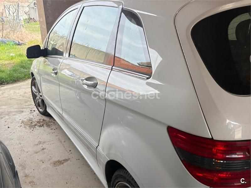 Usado Mercedes B180 109 CV (80 kW) 2007 Blanco Monovolumen