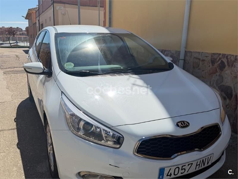 Usado Kia Ceed GT 90 CV (66 kW) 2013 Blanco Berlina