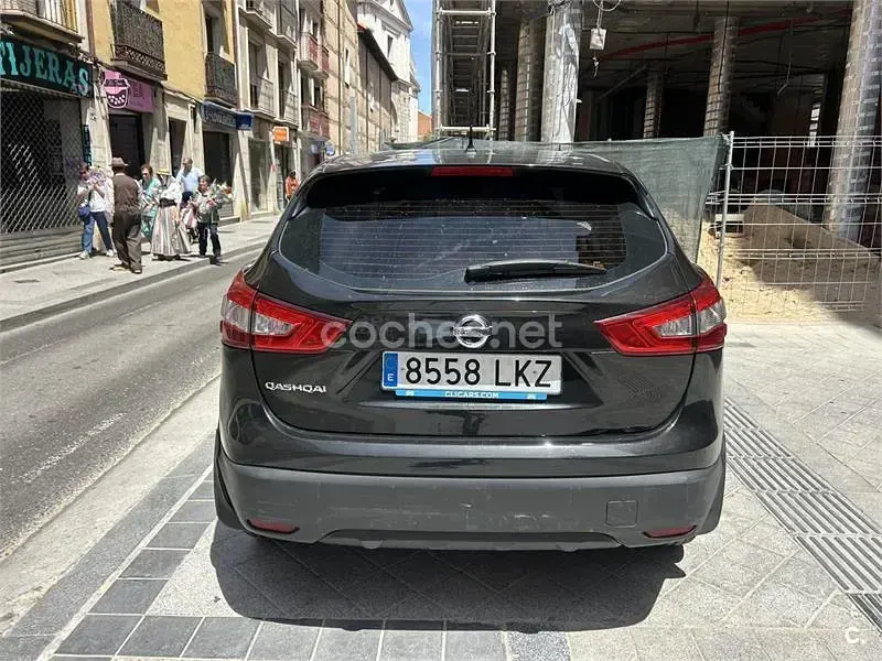 Usado Nissan Qashqai Visia 115 CV (84 kW) 2015 Negro SUV