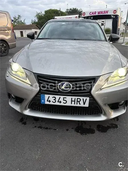 Usado Lexus IS300h Executive Line 223 CV (164 kW) 2013 Gris / plata Berlina