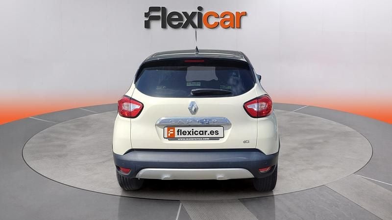 Usado Renault Captur 110 CV (80 kW) 2015 Beige SUV