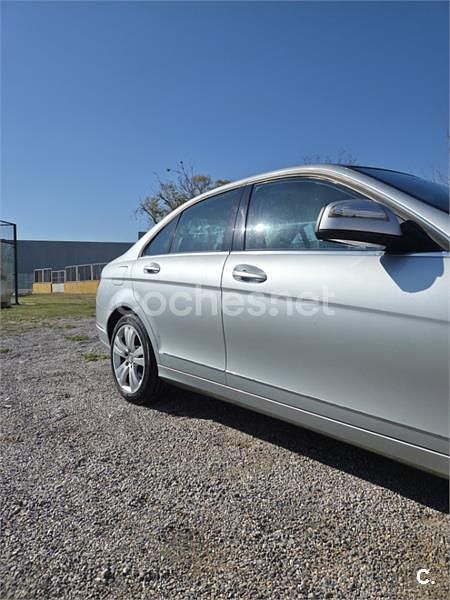 Usado Mercedes C220 Avantgarde 150 HP (110 kW) 2007 Cinzento Sedan