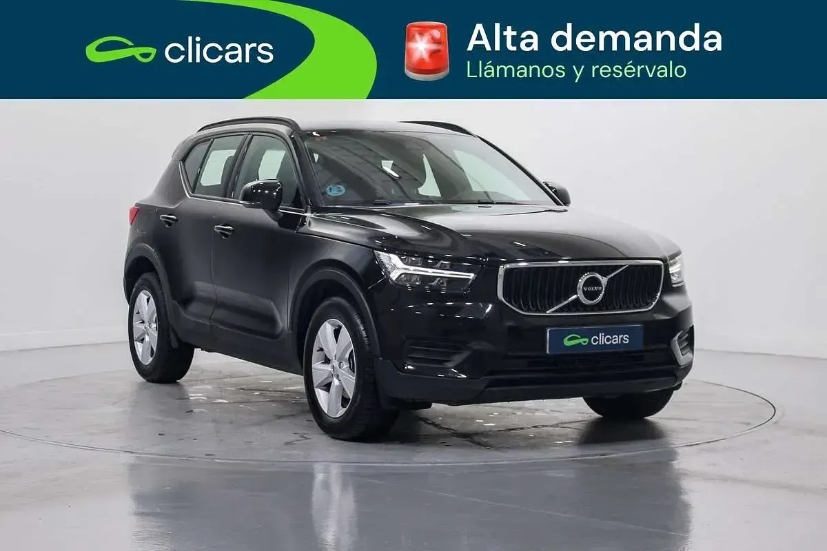 Usado Volvo XC40 Momentum 129 HP (94 kW) 2021 Preto SUV