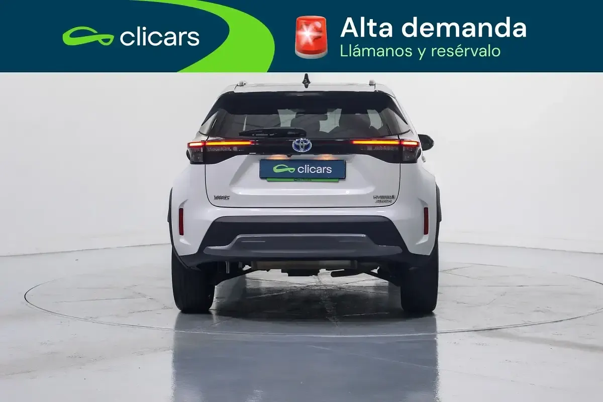 Usado Toyota Yaris Cross 116 CV (85 kW) 2022 Blanco SUV