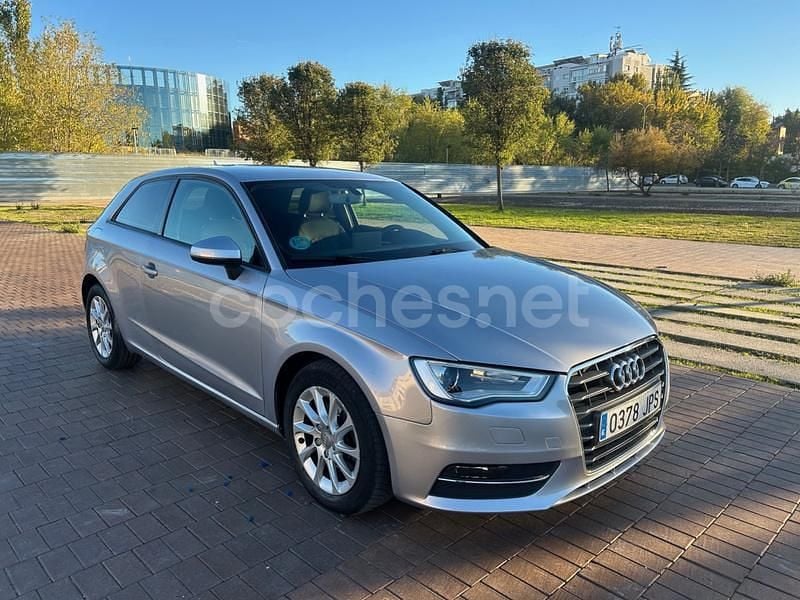 Usado Audi A3 Attraction 110 CV (80 kW) 2016 Gris / plata Berlina