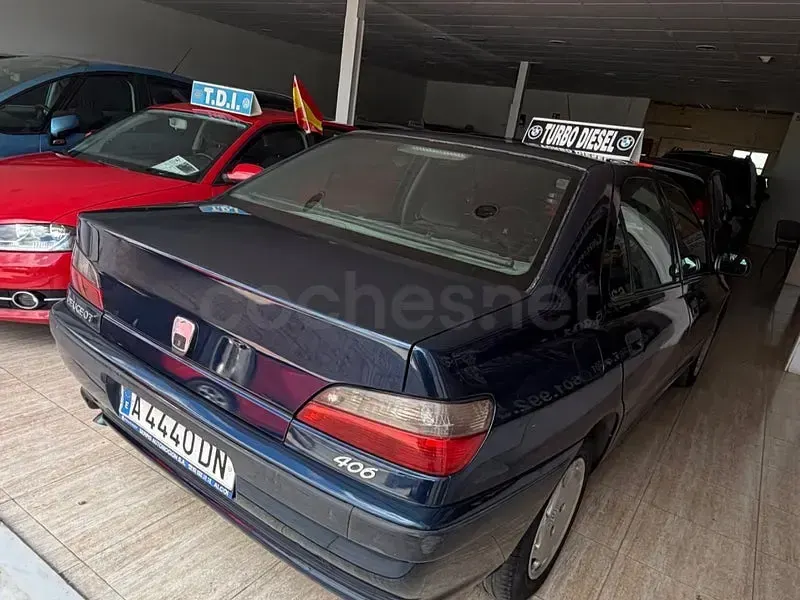 Usado Peugeot 406 90 CV (66 kW) 2000 Azul Berlina