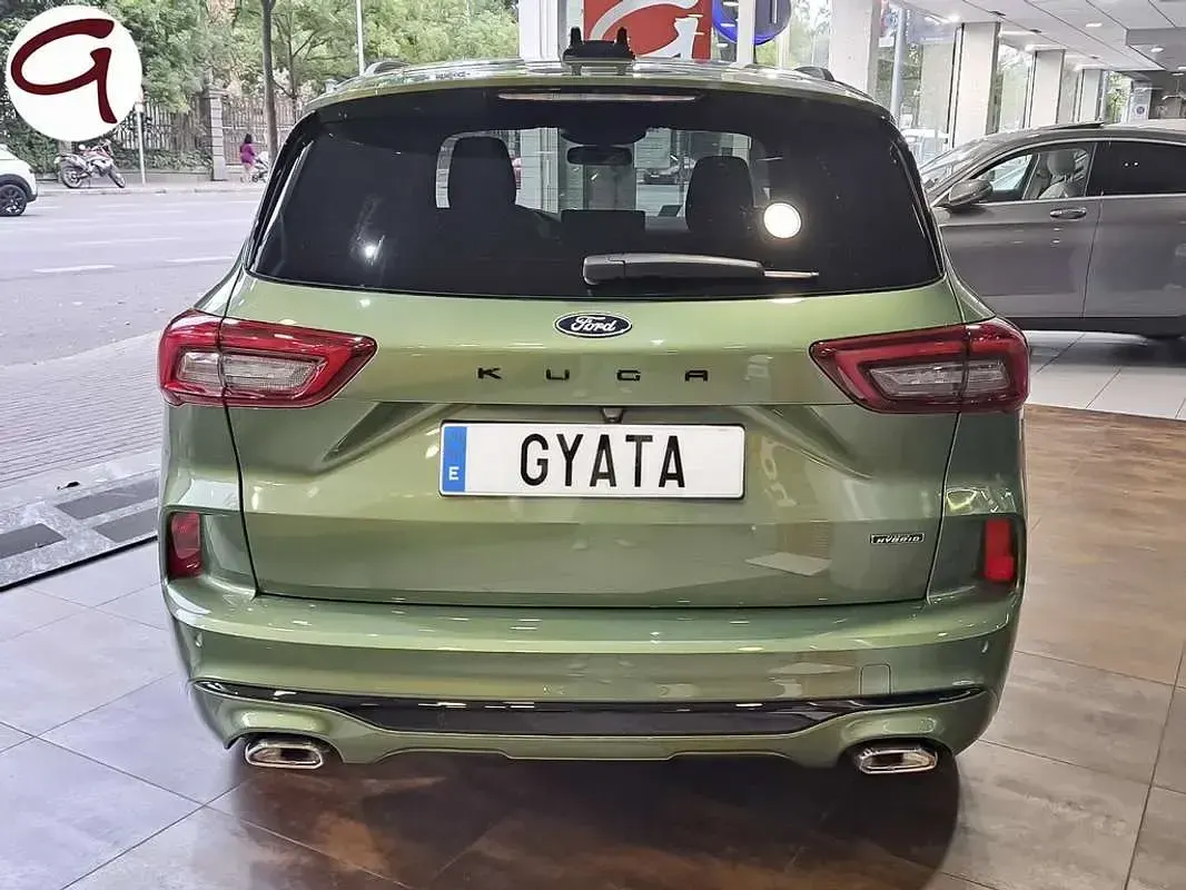 Usado Ford Kuga ST-Line 243 CV (178 kW) 2025 Verde SUV