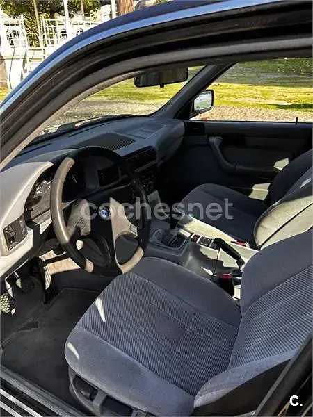 Usado BMW 520 150 CV (110 kW) 1992 Negro Berlina