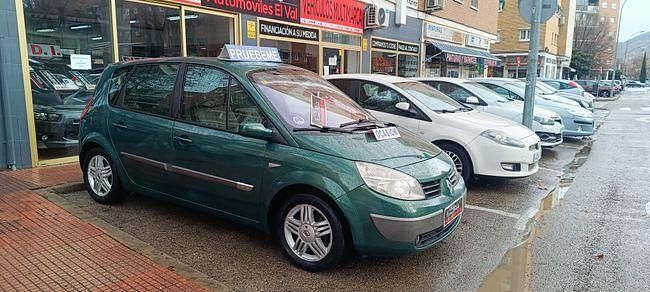 Usado Renault Scénic II Dynamique 115 CV (84 kW) 2004 Verde Monovolumen