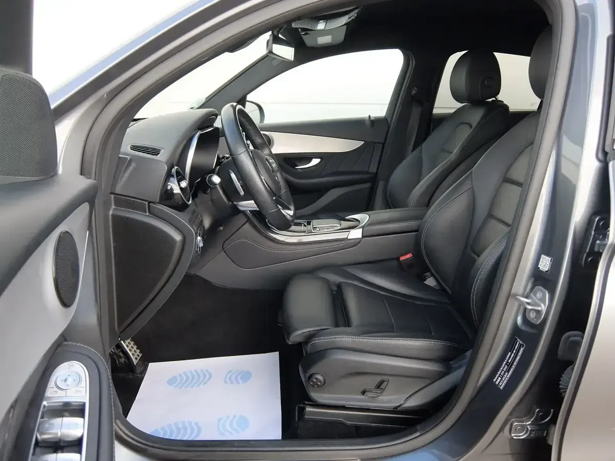Usado Mercedes GLC300e 333 CV (244 kW) 2021 Gris SUV