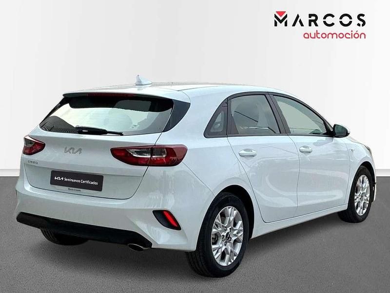 Usado Kia Ceed 101 CV (74 kW) 2024 Blanco Utilitario