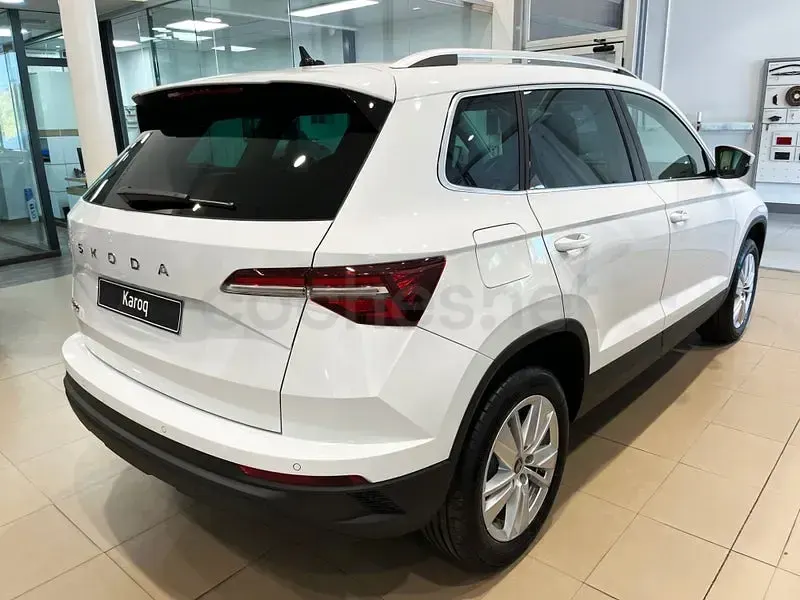 Nuevo Skoda Karoq Selection 115 CV (84 kW) 2026 Blanco SUV