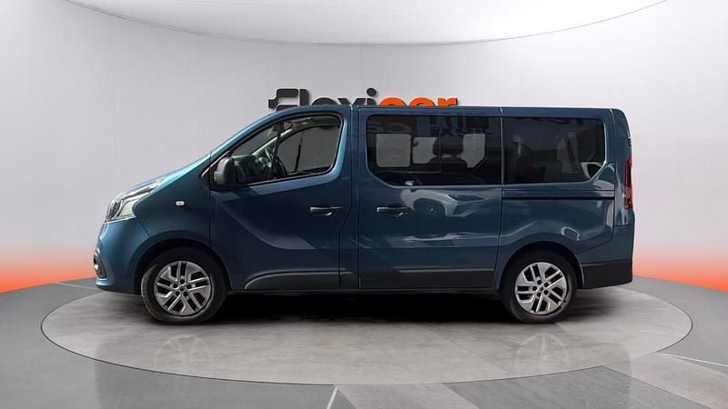 Usado Renault Trafic 120 CV (88 kW) 2018 Azul Monovolumen