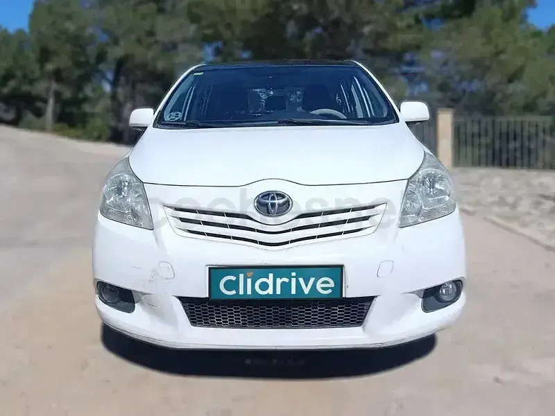 Usado Toyota Verso Active 126 CV (92 kW) 2010 Blanco Monovolumen