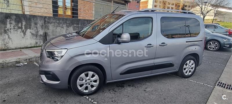 Usado Opel Combo Life Expression 102 CV (75 kW) 2019 Gris / plata Monovolumen