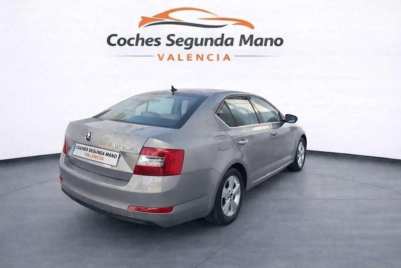 Usado Skoda Octavia Ambition 105 CV (77 kW) 2015 Beige Utilitario