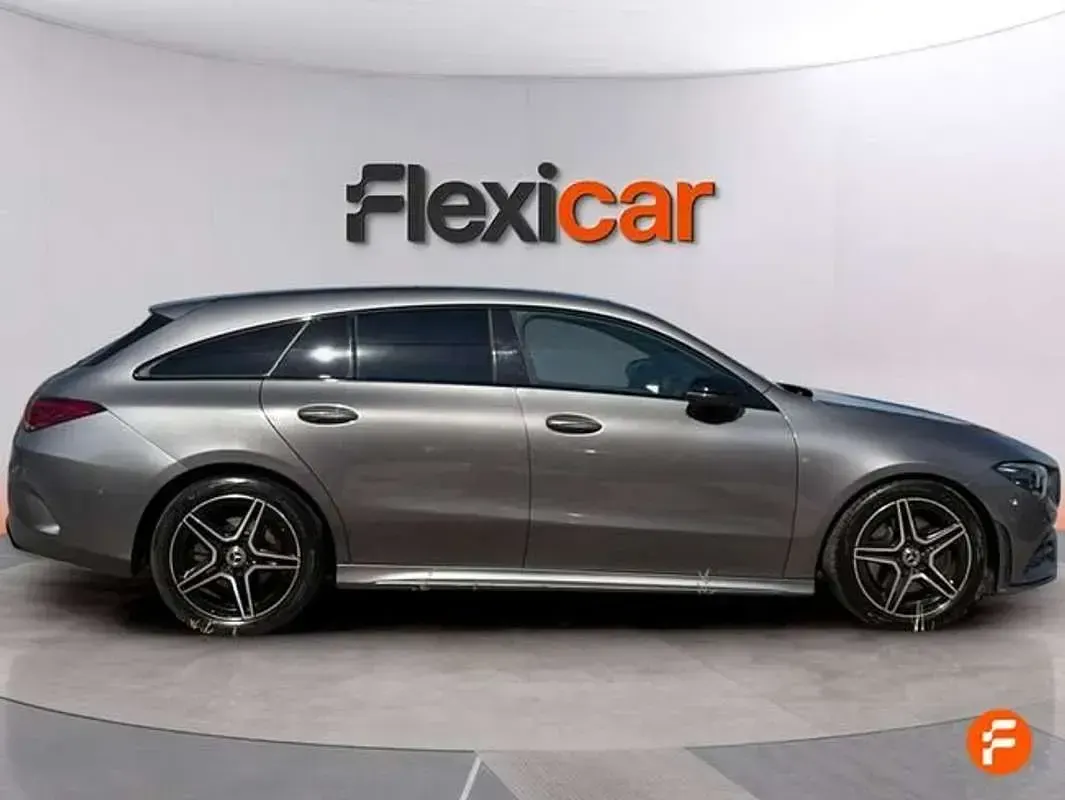 Usado Mercedes CLA200 Shooting Brake 150 CV (110 kW) 2022 Gris Familiar
