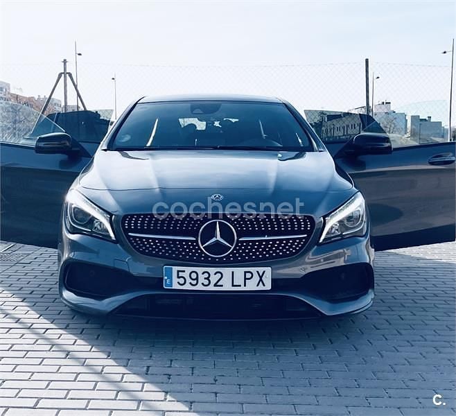 Usado Mercedes CLA220 190 CV (139 kW) 2018 Gris / plata Berlina