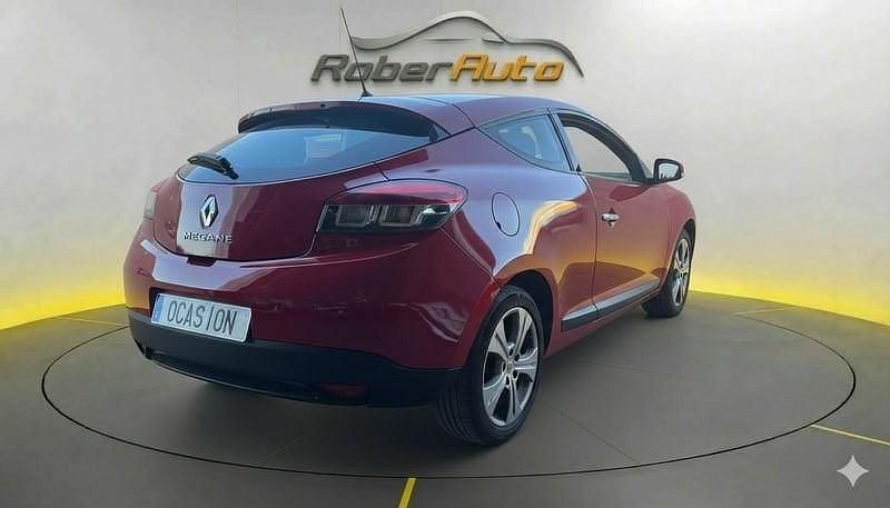 Usado Renault Mégane III Dynamique 130 CV (95 kW) 2009 Rojo Utilitario