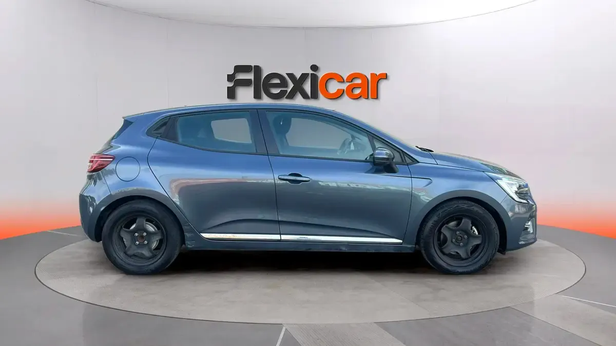 Usado Renault Clio V 140 CV (102 kW) 2021 Gris Berlina