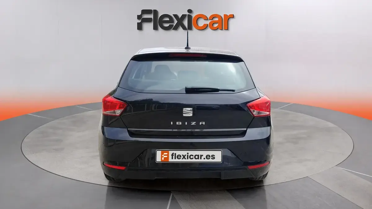Usado Seat Ibiza Style 95 CV (69 kW) 2021 Gris Utilitario
