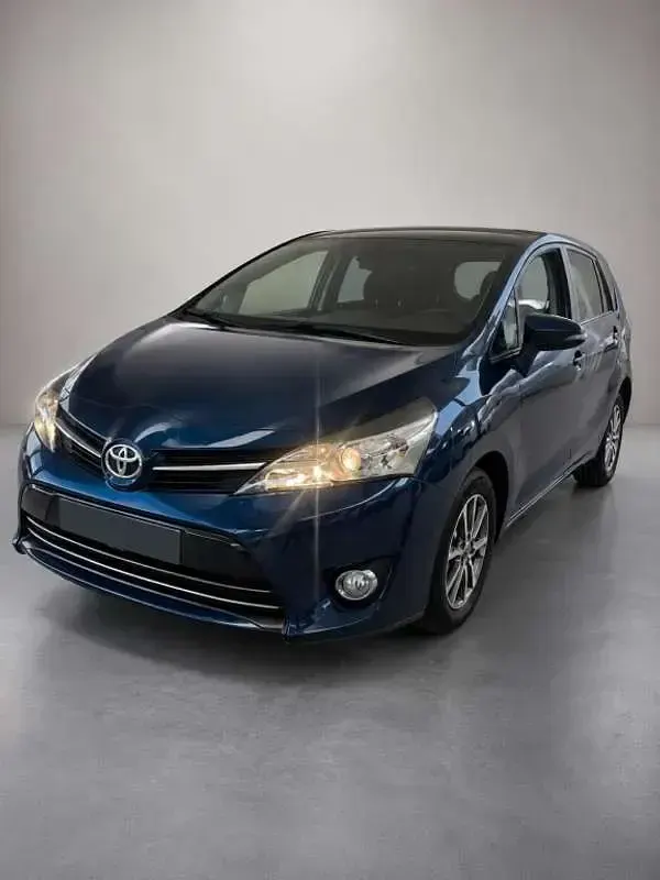Usado Toyota Verso Business Edition 112 CV (82 kW) 2017 Azul Monovolumen
