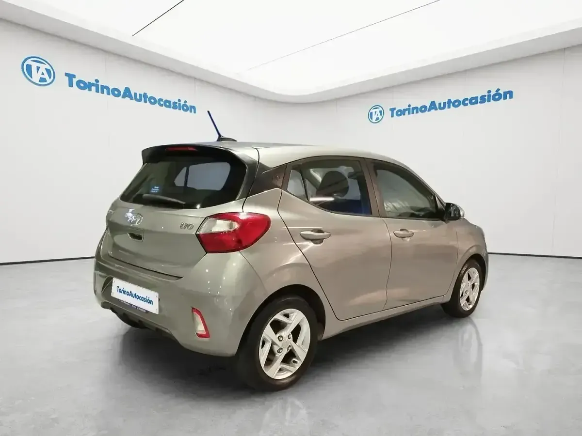 Używany Hyundai i10 66 KM (48 kW) 2023 Szary Hatchback