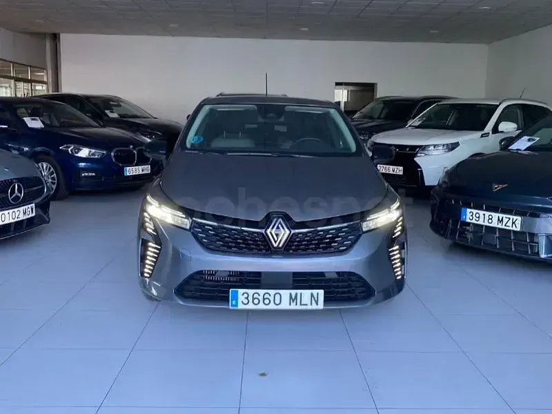 Usado Renault Clio V Evolution 100 CV (73 kW) 2023 Gris / plata Berlina