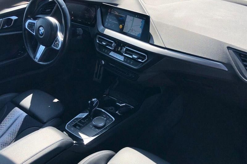 Usado BMW 118 M Sport 140 CV (102 kW) 2023 Azul Utilitario