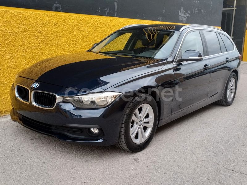 Usado BMW 318 150 CV (110 kW) 2017 Azul Familiar