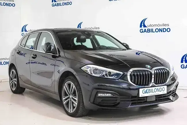 Usado BMW 116 Comfort Edition 116 CV (85 kW) 2022 Negro Utilitario