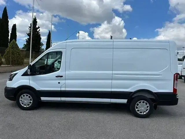 Usado Ford Transit Trend 130 CV (95 kW) 2024 Blanco Van