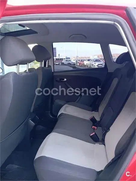 Usado Seat Altea Stylance 102 CV (75 kW) 2008 Rojo Monovolumen