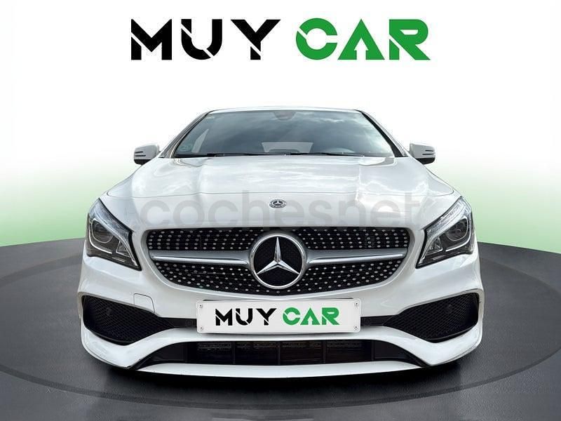 Usado Mercedes CLA180 Shooting Brake 122 CV (89 kW) 2018 Blanco Familiar